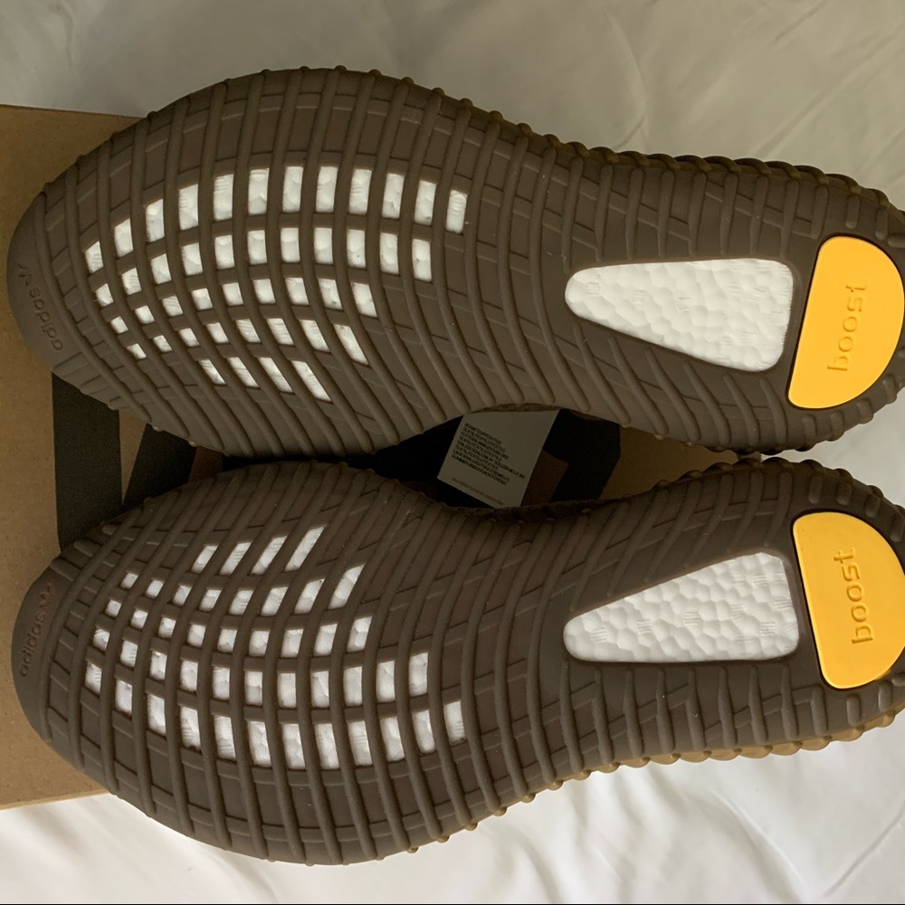*SOLD* Adidas Yeezy Boost 350 V2 Earth - Picture 5 of 7